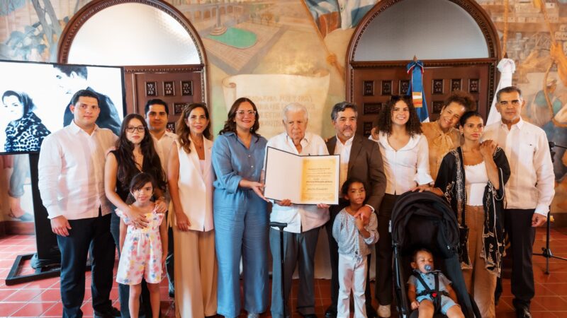 Alcaldía del DN reconoce a Arlette Fernández como munícipe distinguida de manera póstuma