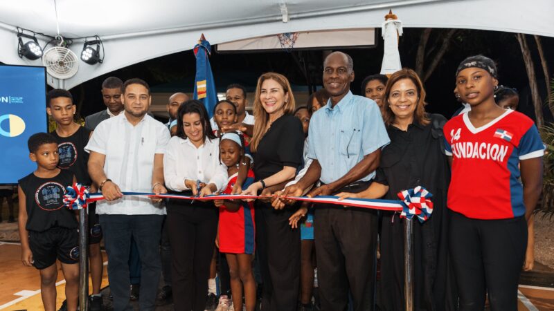 Carolina lleva alegría al sector Fundación con la inauguración del Centro Comunal Dionisio Amparo