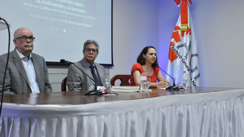 Pedro San Miguel reflexiona sobre civilización y barbarie en la América colonial durante conferencia en el Archivo General de la Nación
