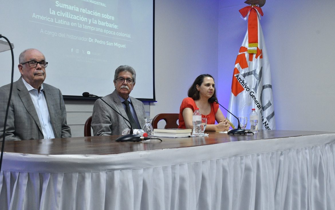 Pedro San Miguel reflexiona sobre civilización y barbarie en la América colonial durante conferencia en el Archivo General de la Nación