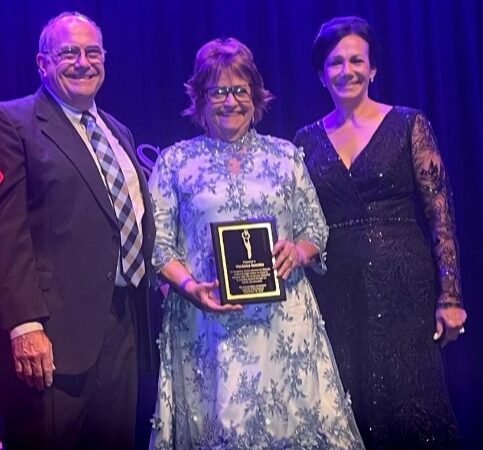 Verónica Sención recibe reconocimiento en los “Best of Sanford Awards 2025”