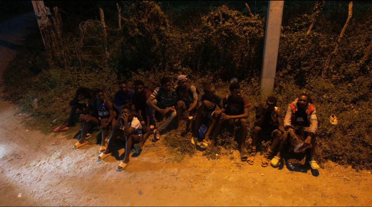 Localizan y detienen a 32 migrantes haitianos con vigilancia nocturna de drones en Santiago Rodríguez