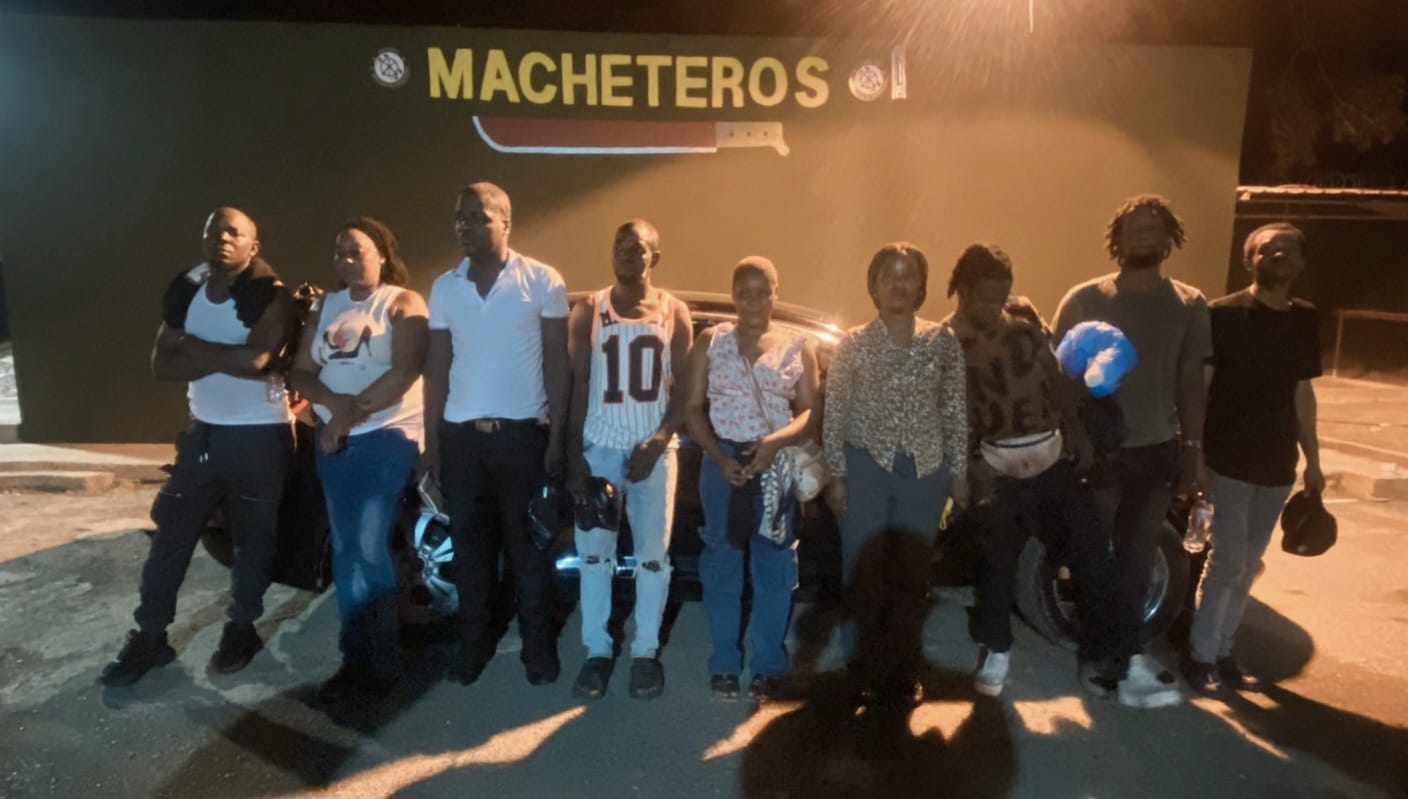 Ejército ocupa vehículo con 10 haitianos indocumentados en Mao