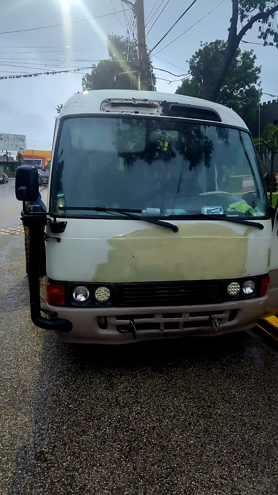 Ejército detiene hombre que intentó burlar puesto de chequeo en San Juan transportando indocumentada haitiana