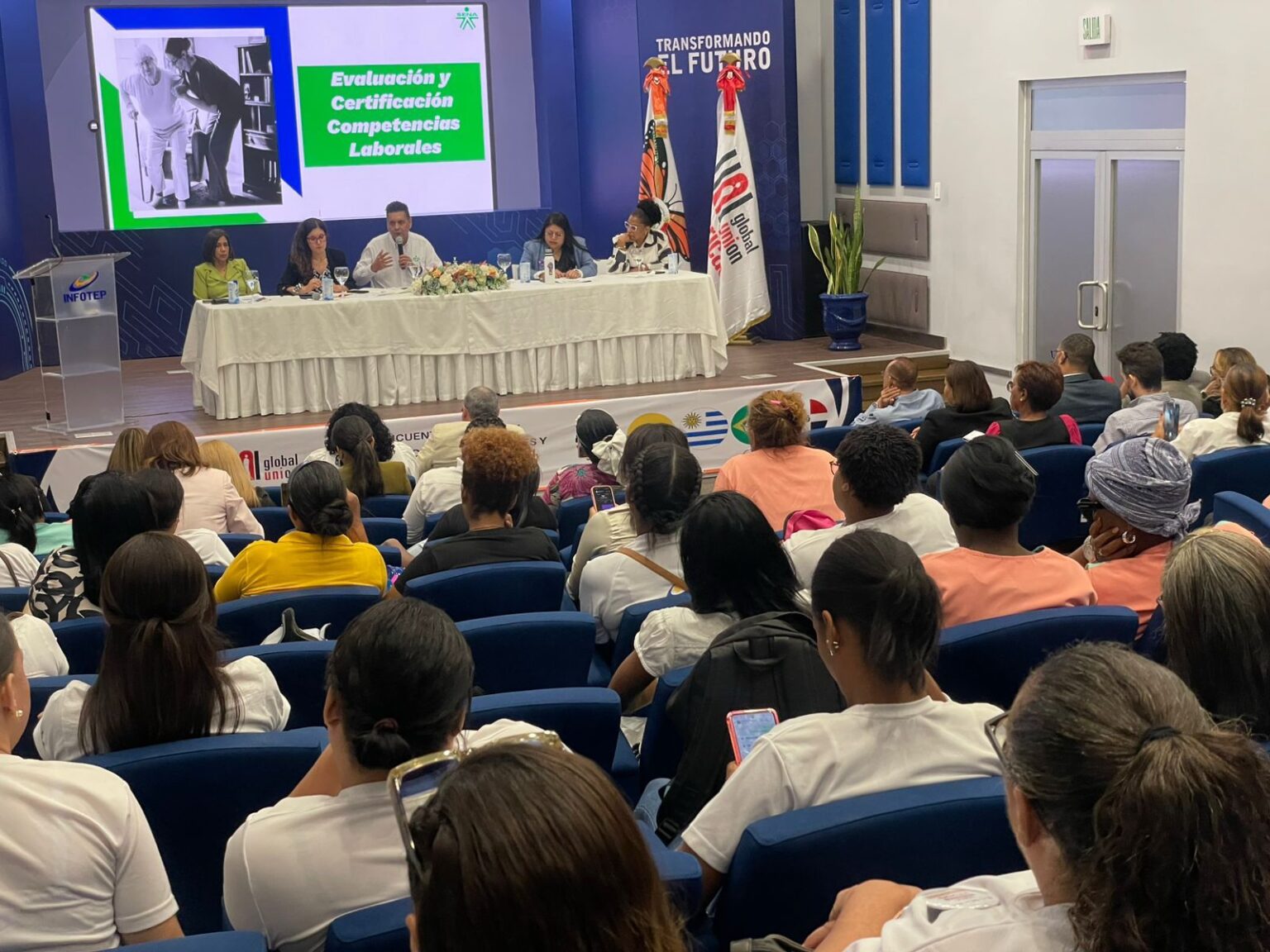 Santo Domingo acoge el Encuentro Regional sobre Certificación de Saberes y Profesionalización del Trabajo de Cuidado