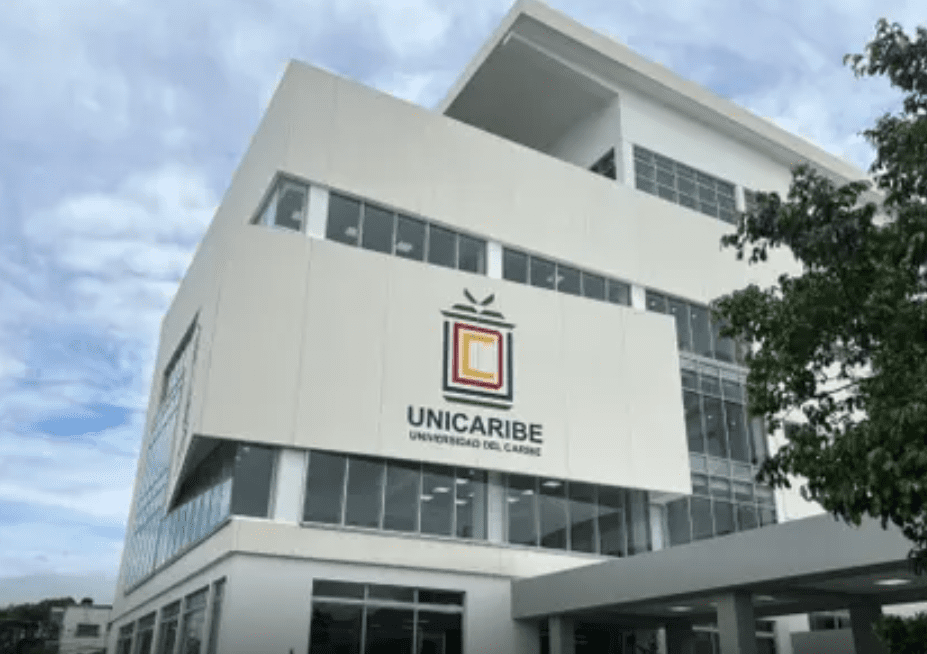 Innovatec entrega el Premio “Ranking Educativo Innovatec 2025 — Excelencia Educativa e Innovadora” a la Universidad del Caribe en RD