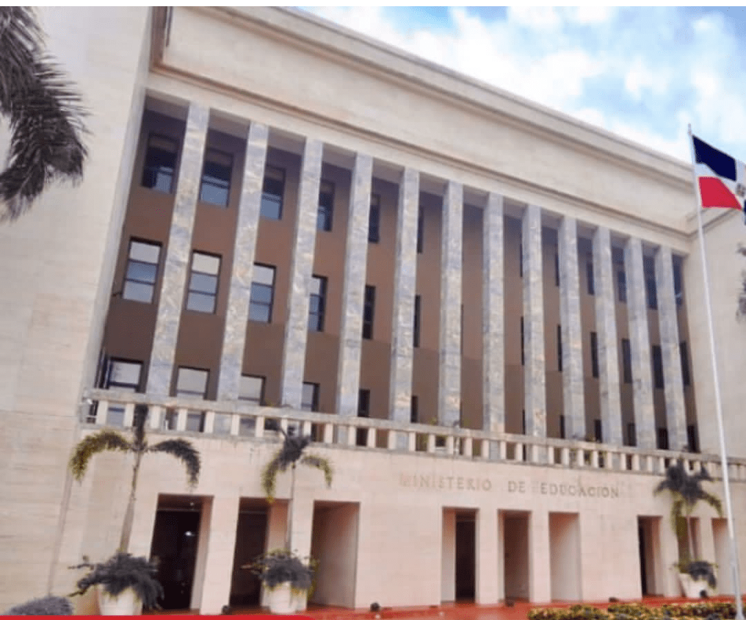 MINERD activa protocolos de seguridad y autoriza suspensión de docencia en centros vulnerables por efectos de onda tropical y vaguada