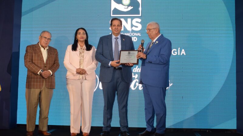 SNS reconoce la entrega y profesionalismo de odontólogos en el Día Internacional del Odontólogo