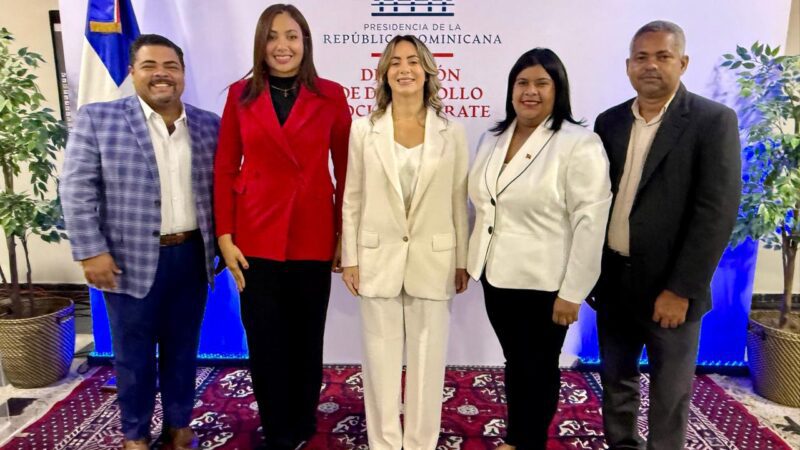 Gloria Reyes comparte con SODOMEDI y medios digitales sobre logros en la Dirección de Desarrollo Social Supérate  