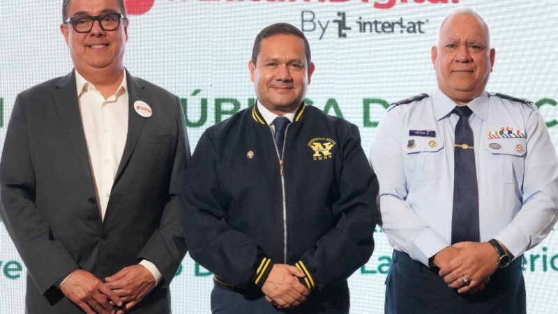 Escuelas Vocacionales del MIDE participan en el Tour LatamDigital Conecta en Santo Domingo