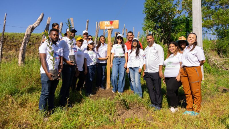 Diputada Daritza Zapata respalda jornada de reforestación que impulsa identidad ecoturística en Dajabón