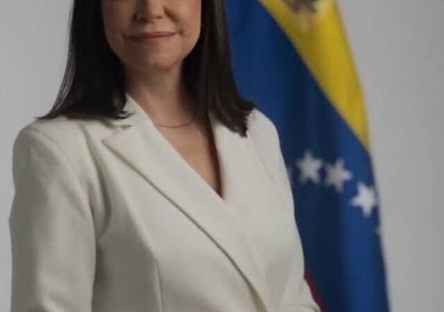 María Corina Machado recibe el Premio Nobel de la Paz 2025 por su lucha en favor de la democracia en Venezuela