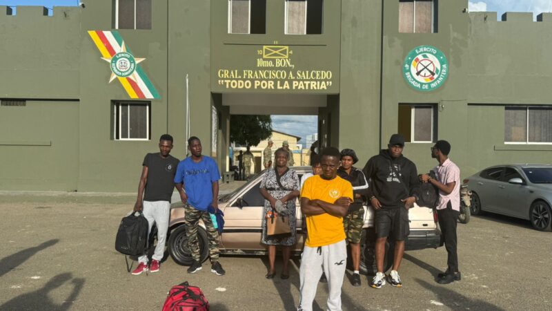 Con vigilancia de drones Ejército detiene vehículo que transportaba haitianos indocumentados en Dajabón