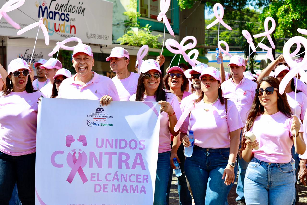 SEMMA realiza caminata en contra del cáncer de mama