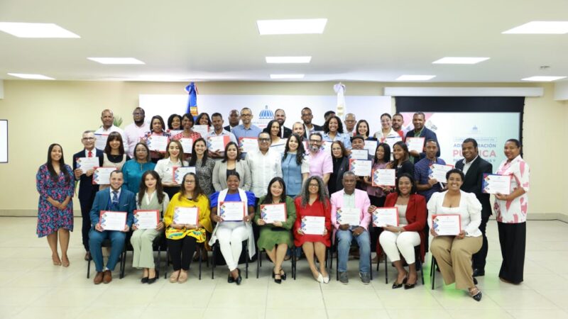 Más de 50 periodistas y comunicadores se especializan en administración pública