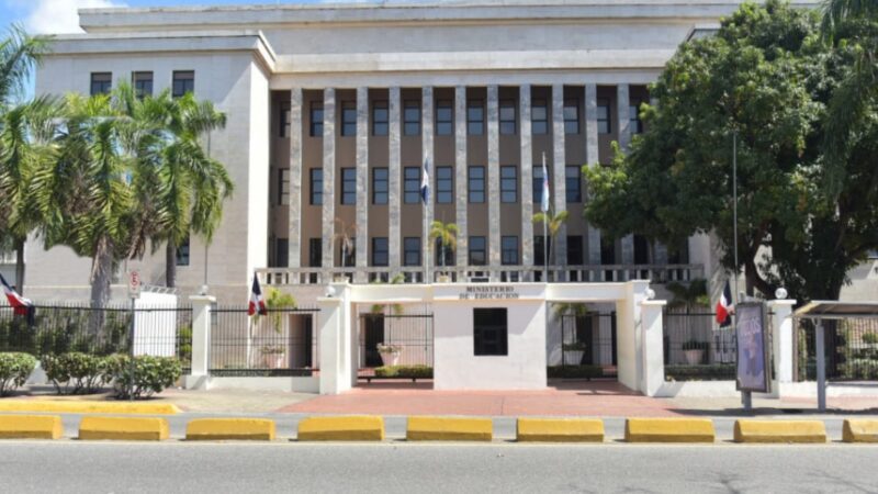Ministerio de Educación suspende docencia de PREPARA este fin de semana por el paso de la tormenta Melissa
