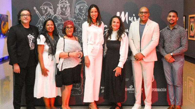 Centro de Convenciones UTESA y Fundación Mujeres Puro Arte inauguran exposición “Mujer, guerra y paz”