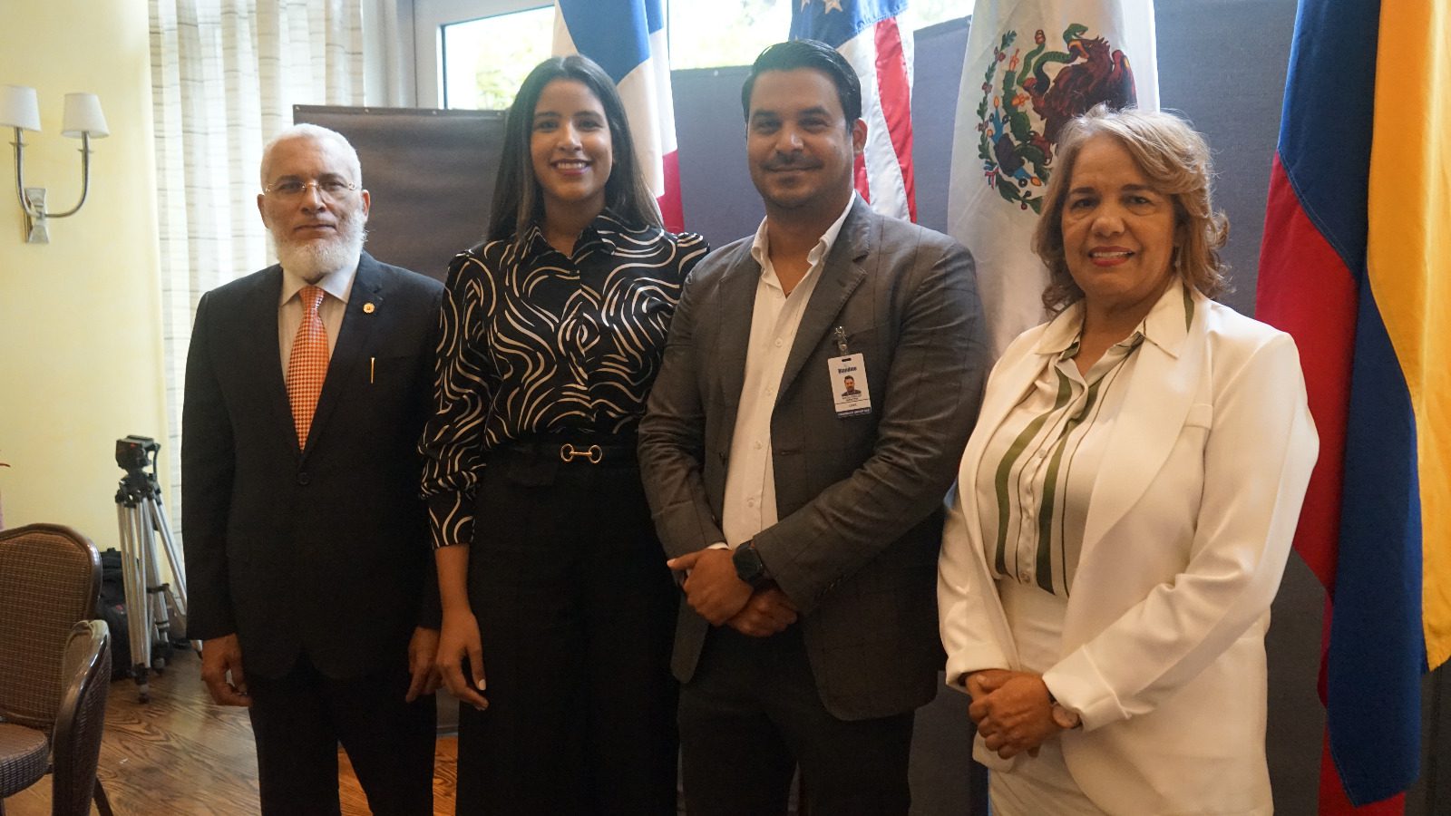 Servicio 360: Abogada Notaria y Aliados Impulsan Jornada Gratuita sobre Fideicomisos y Testamentos