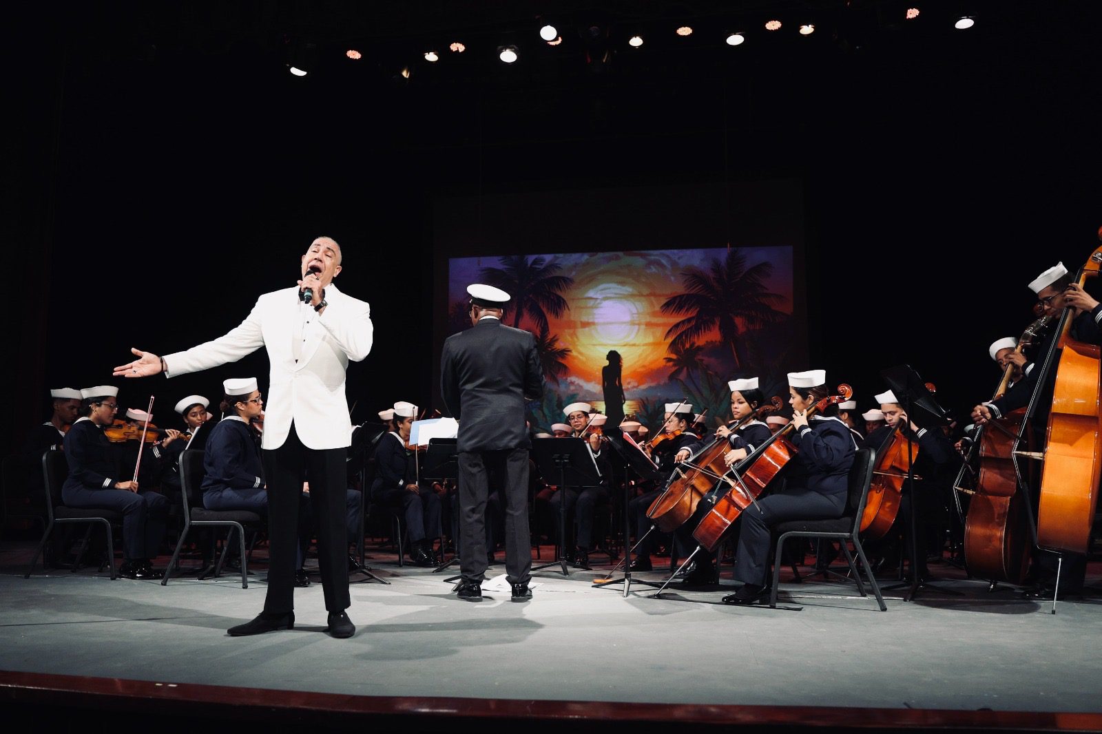 Concierto en Teatro de Bellas Artes con gran actuación Filarmónica de la Armada de República Dominicana y Compañía Lírica del Ministerio de Cultura.