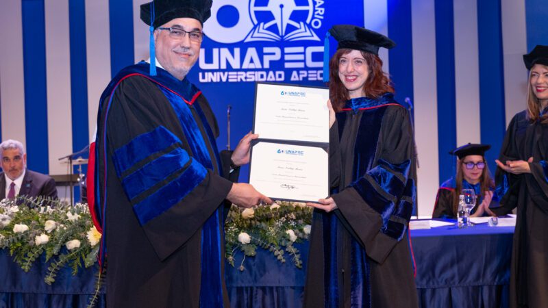 Irene Vallejo exhorta a las universidades a liderar una «revolución de la lectura», para enfrentar la era de la desinformación