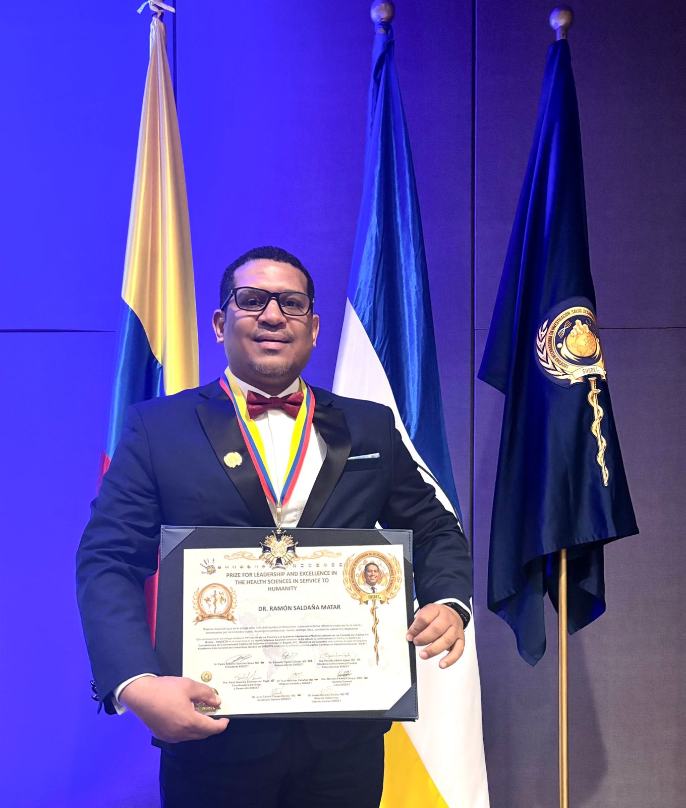 Doctor Ramón Antonio Saldaña reconocido por la  Confederación Internacional de la Salud