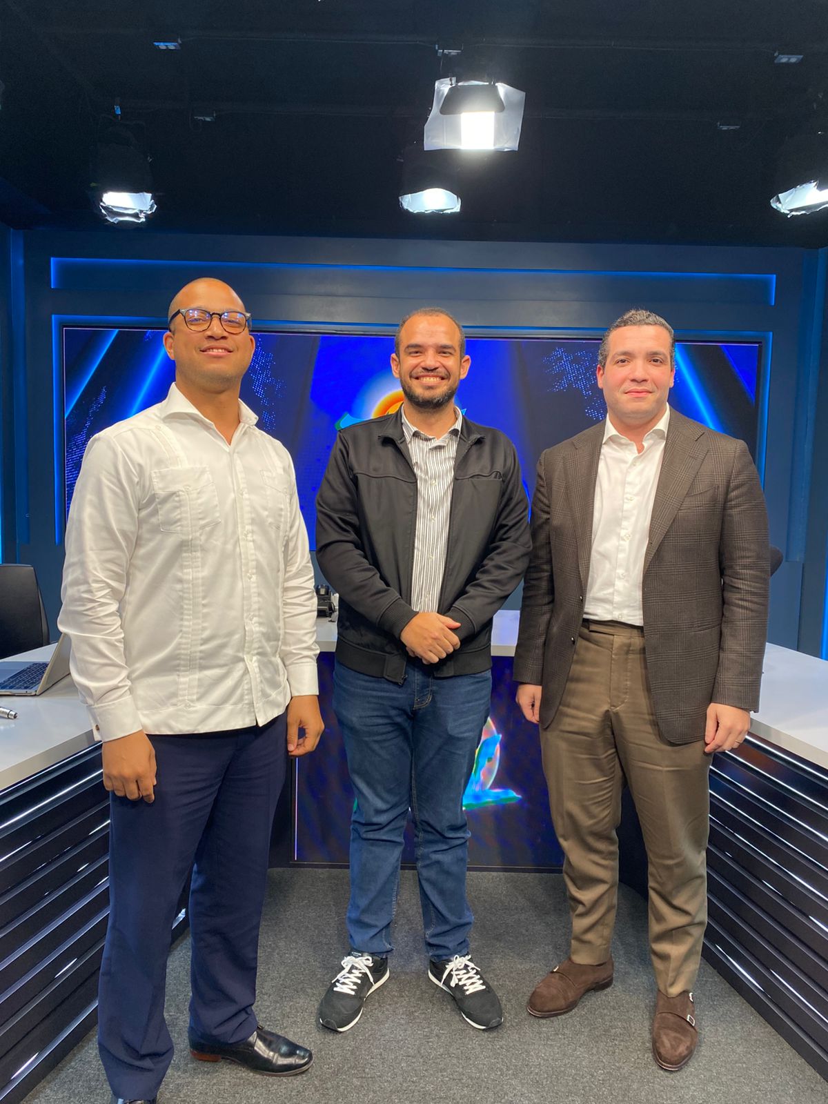 Experto aborda impacto de tecnología en salud mental