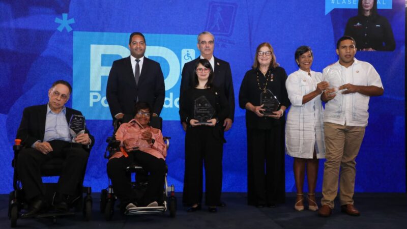 Presidente Luis Abinader y CONADIS entregan reconocimientos en el marco de la Semana de la Discapacidad