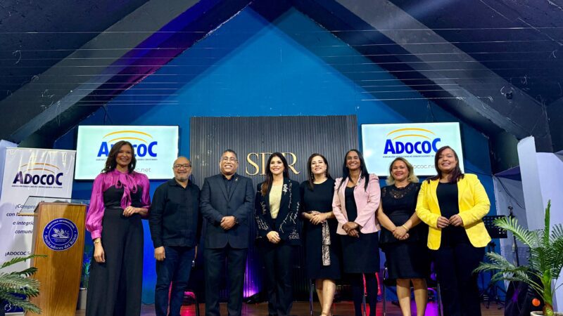 ADOCOC presenta nueva directiva y celebra panel “Influenciar con Verdad” con reconocidas comunicadoras