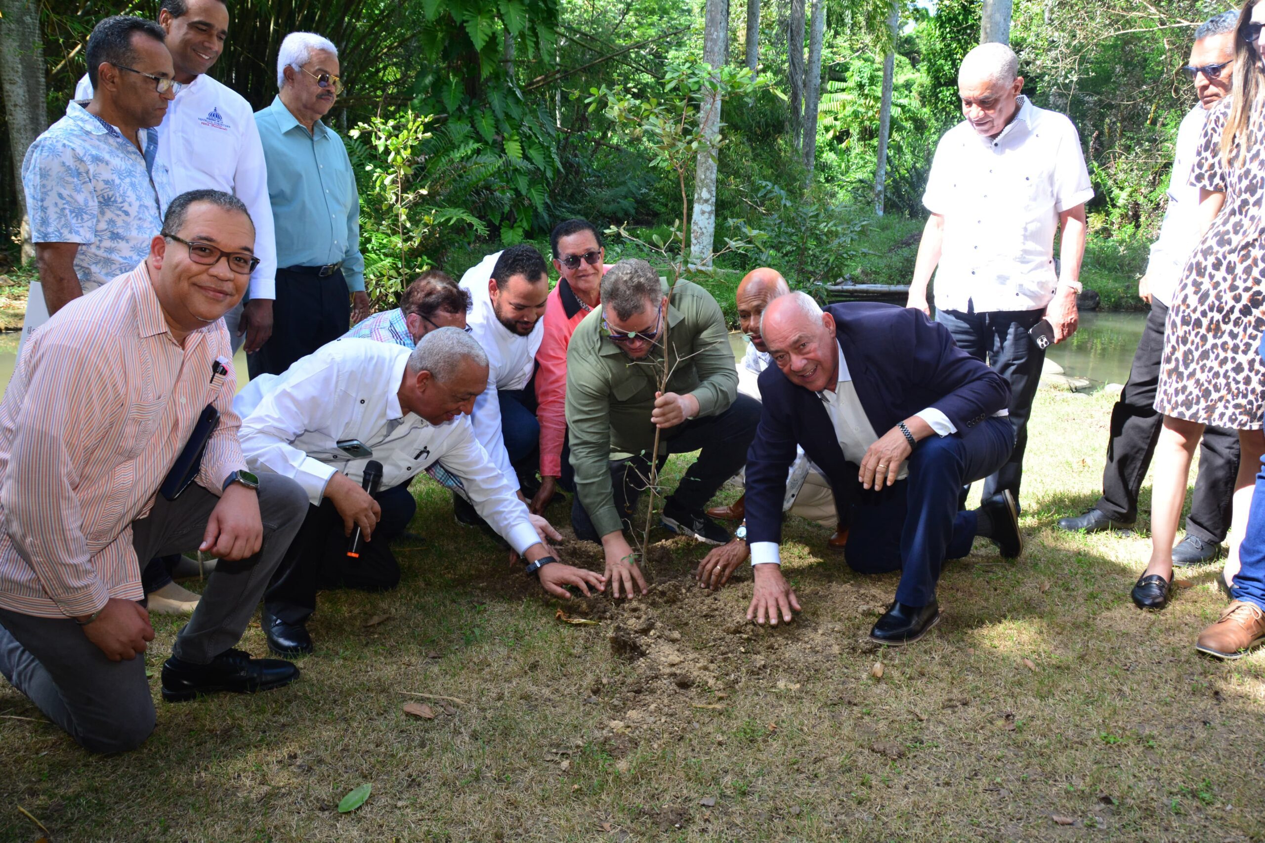 Hecmilio Galvan: «Agricultores y Ganaderos son defensores del medio ambiente»