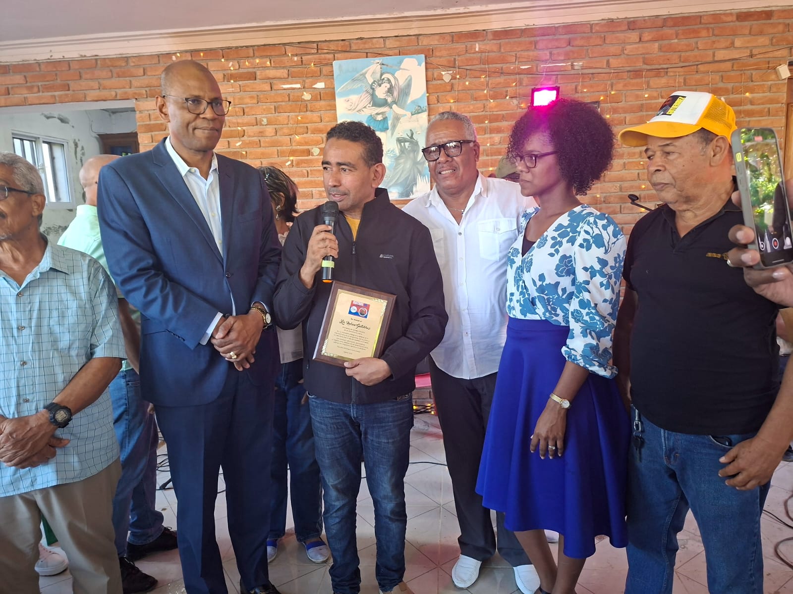 Reconocen a Nelson Gutiérrez por su defensa a la dignidad humana y derechos fundamentales 