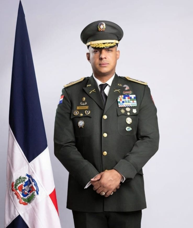 De Frente a la Verdad felicita al coronel Almonte Herrera en ocasión de su cumpleaños