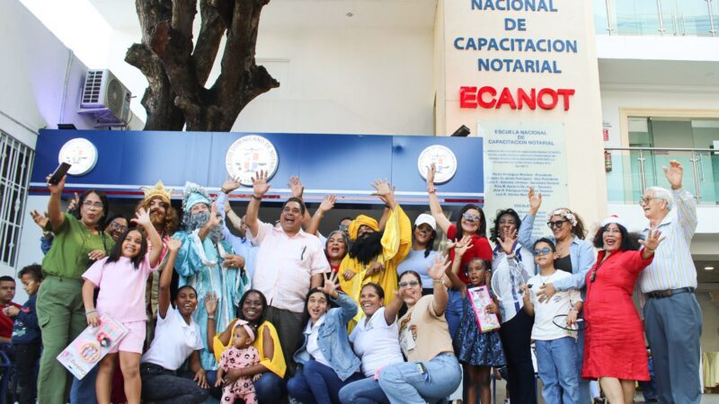 Colegio de Notarios celebra el Día de los Santos Reyes