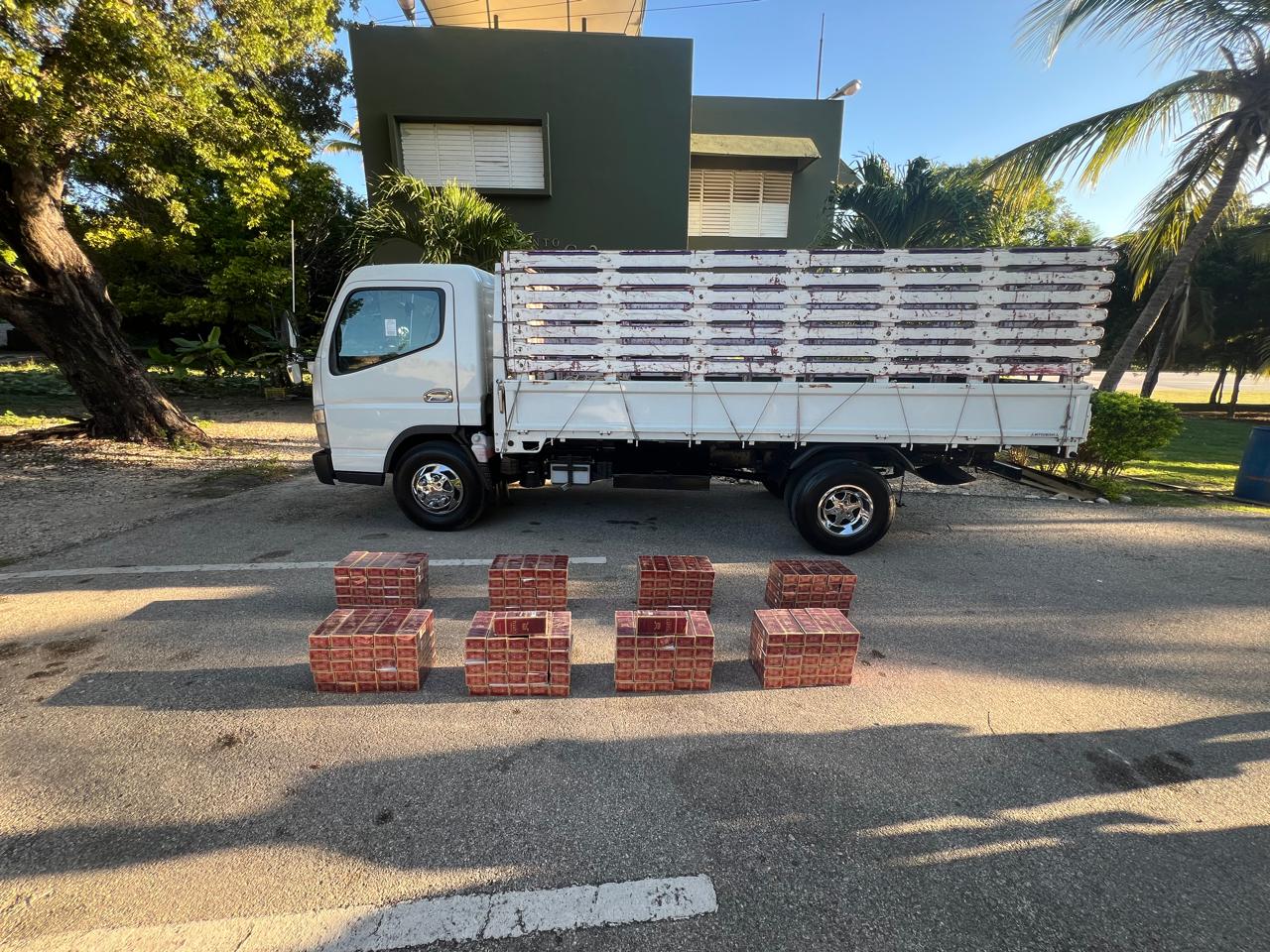 Ejército decomisa más de 60 mil cigarrillos de contrabando en operativos realizados en Barahona e Independencia