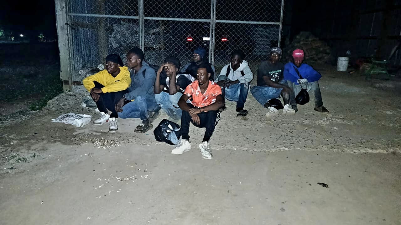 Ejército detiene 24 haitianos indocumentados detectados con drones en Dajabón