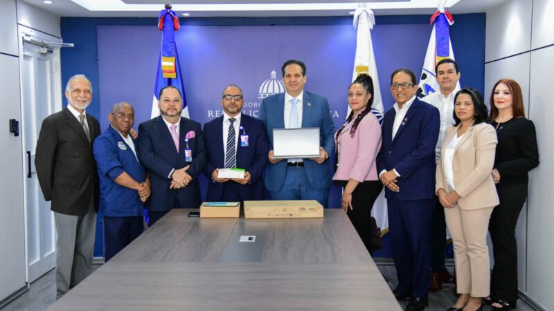 Ministerio de Salud inicia entrega de equipos para fortalecer el diagnóstico hospitalario