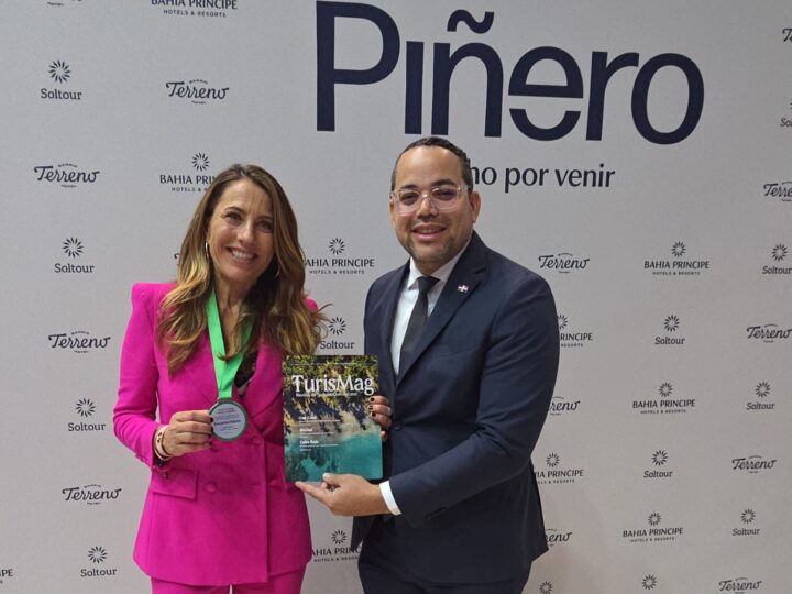 Revista TurisMag con éxito en FITUR y fortalece promoción del turismo dominicano