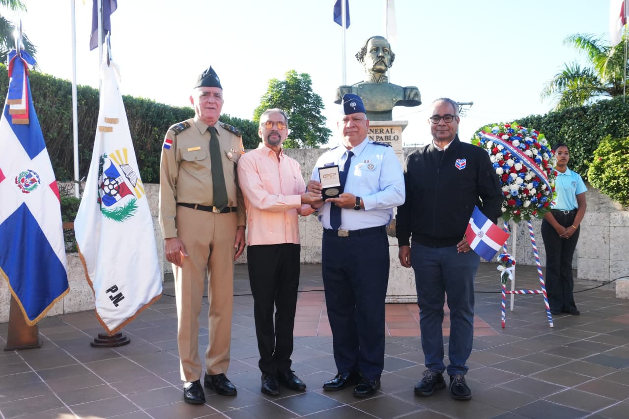 Escuelas Vocacionales del Ministerio de Defensa inician Ciclo Patriótico con homenaje a Juan Pablo Duarte