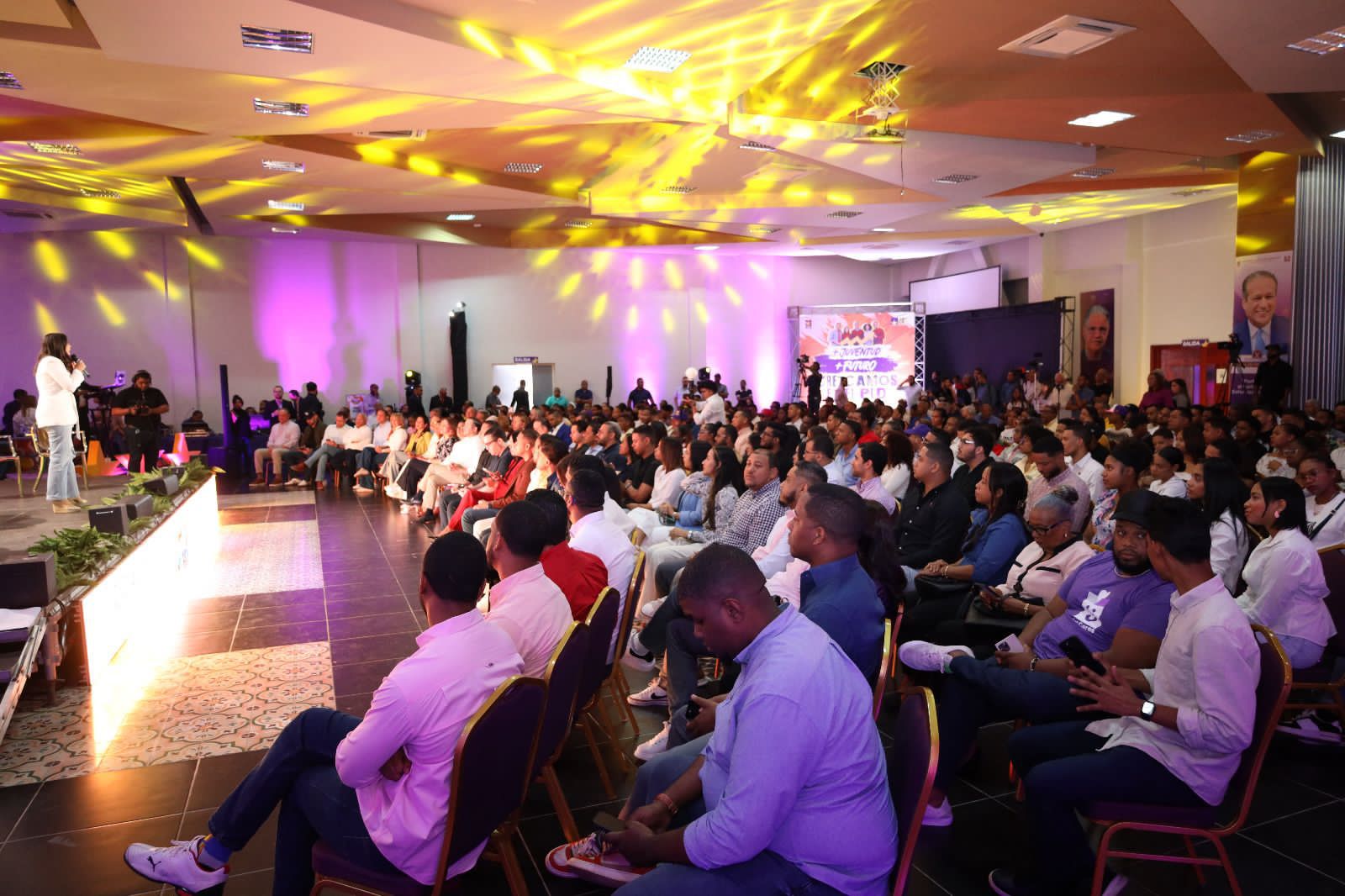 PLD llama a la juventud a asumir un compromiso activo con la transformación social