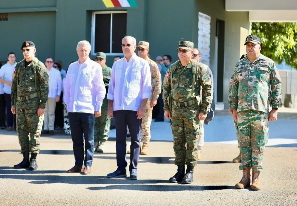 Ministro de Defensa presenta avances de la Verja Perimetral Inteligente al presidente Abinader y al presidente electo de Chile, José Antonio Kast
