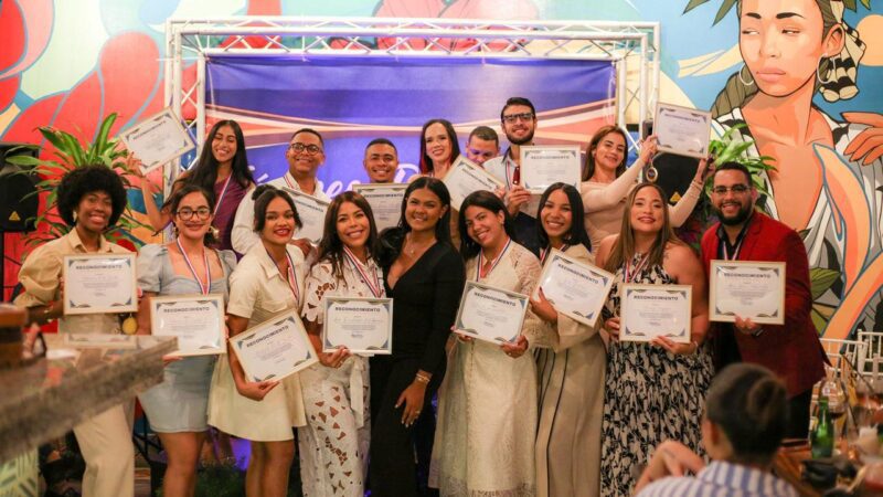 Se celebra la primera edición de jóvenes destacados de Higüey realizado por Ivanna Cedeño
