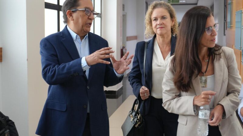 INCORT recibe a la Embajadora de Argentina para visita guiada en HGPS como centro pionero en trasplante hepático del país 