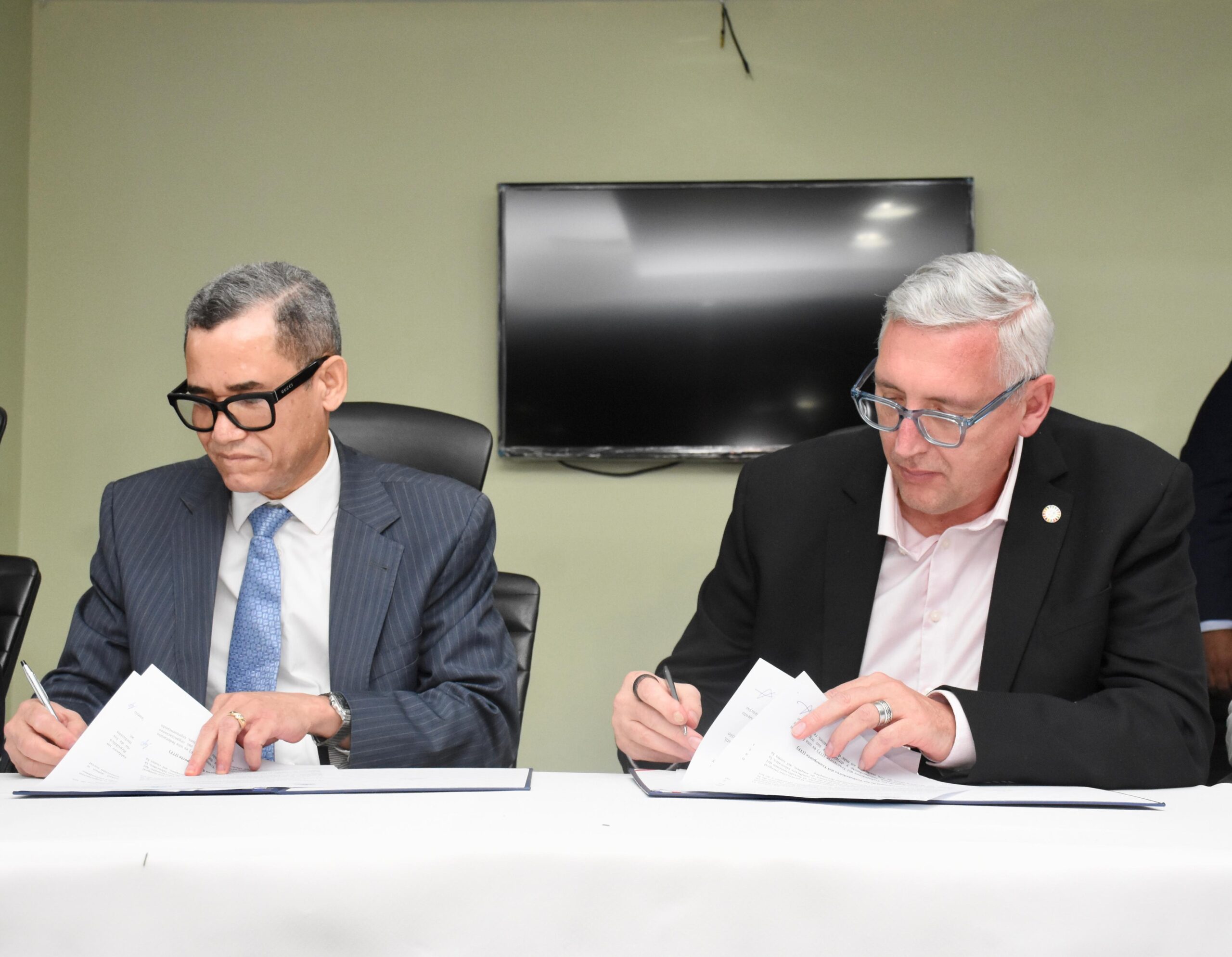 Ministerio de Trabajo y la ITF acuerdan cooperación para fortalecer los derechos laborales en el sector transporte