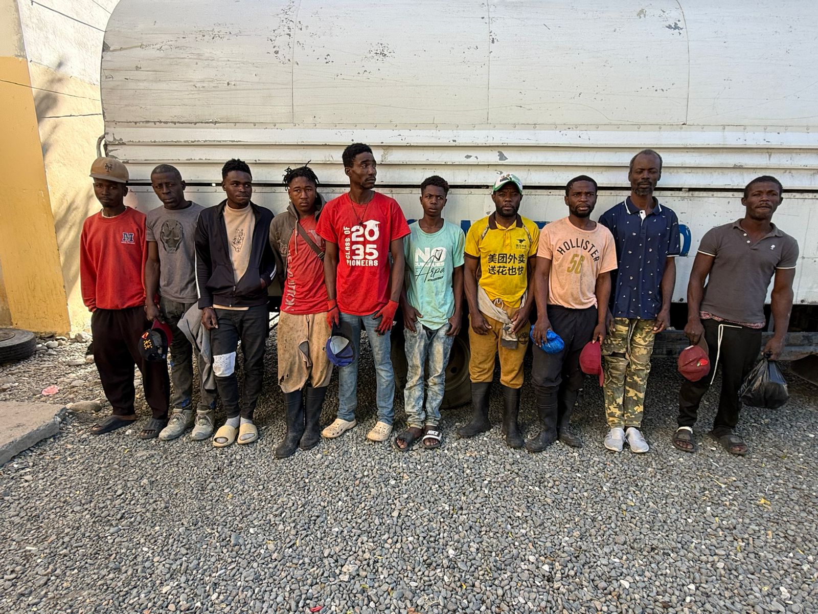 Ejército detiene más de 500 nacionales haitianos en condición migratoria irregular en operativos realizados en la región Sur