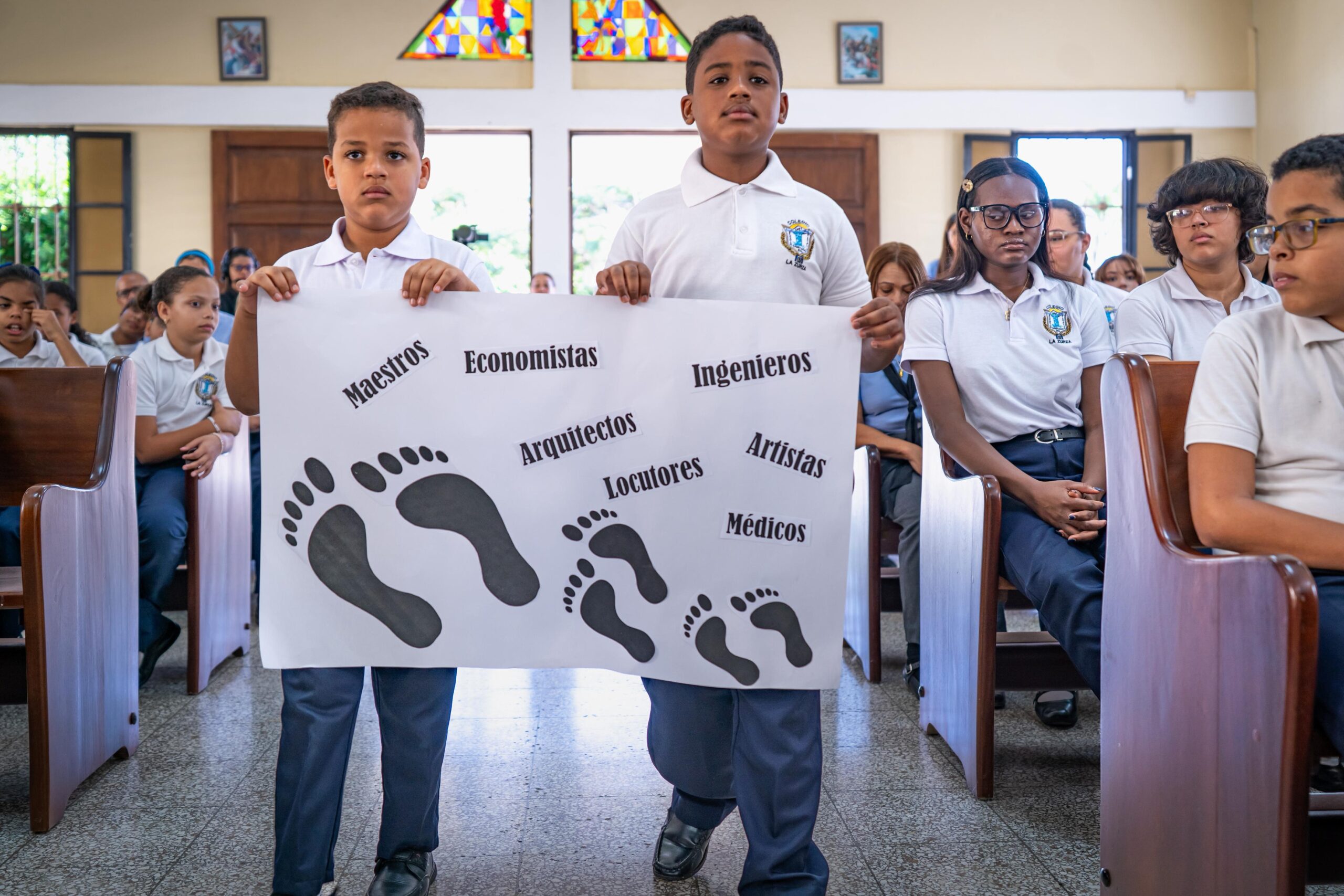 Colegio La Zurza conmemora 35 años de trayectoria educativa