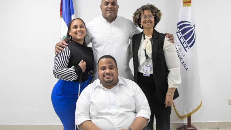 CONADIS instruye a comunicadores sobre cómo referirse a personas con discapacidad