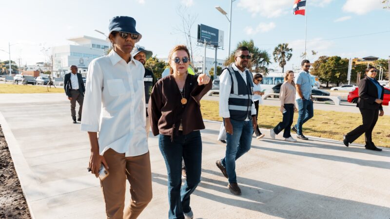 Carolina supervisa avances en construcción del Malecón Deportivo y del Paseo 30 de Mayo