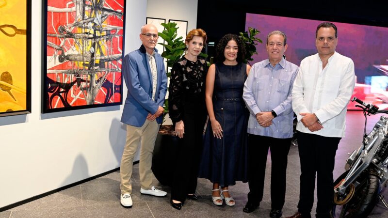 Museo Autozama Mercedes-Benz inaugura exposición “Caos & Equilibrio”, del pintor dominicano Máximo Caminero