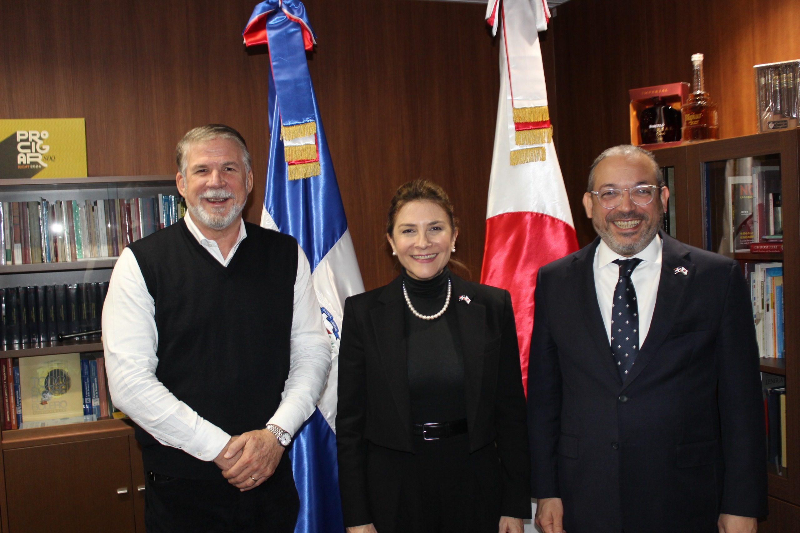 Carolina resalta labor de los dominicanos residentes en el exterior durante su visita a Japón
