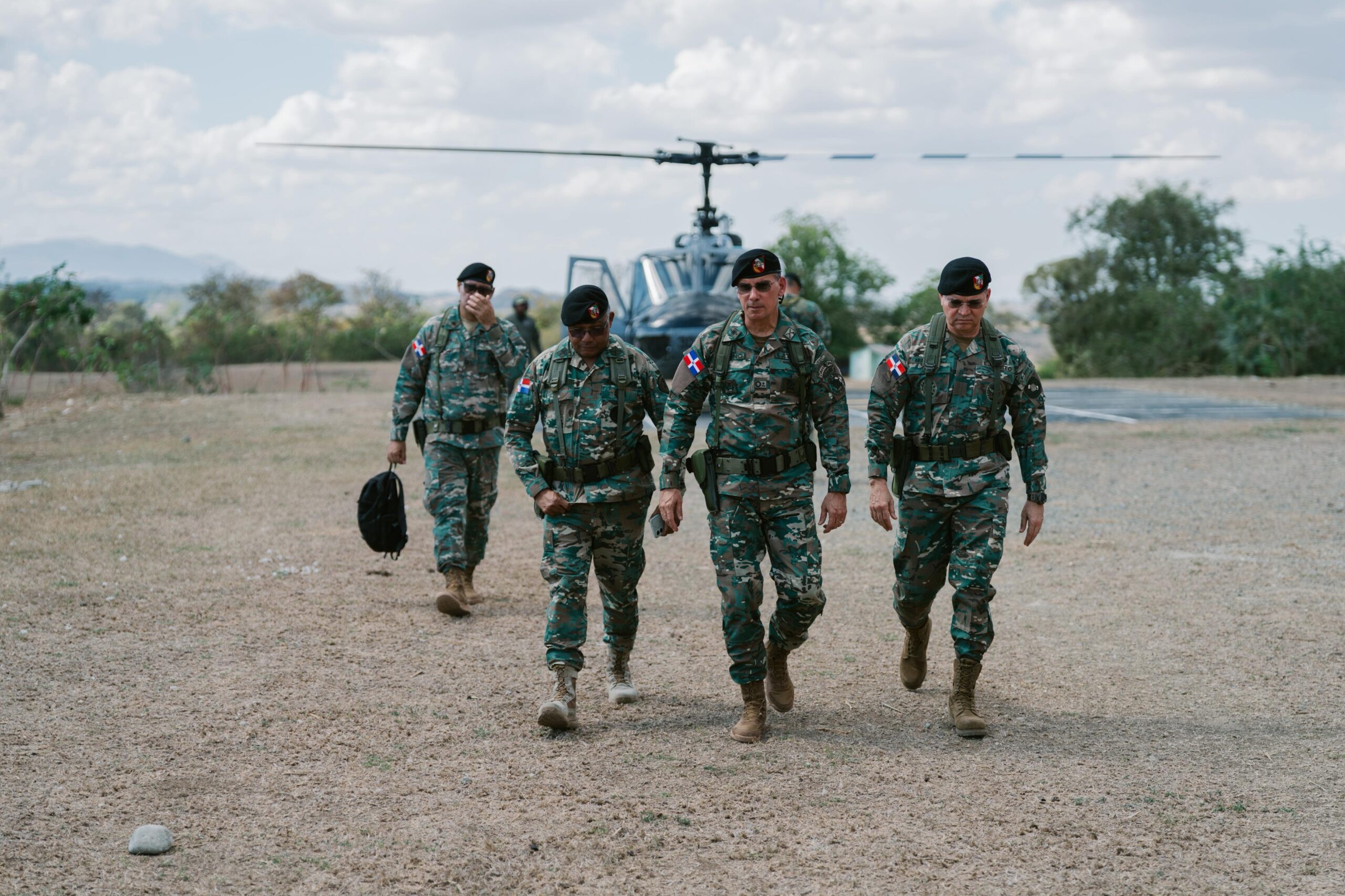Comandante del Ejército recorre unidades fronterizas en provincias Independencia y Elías Piña