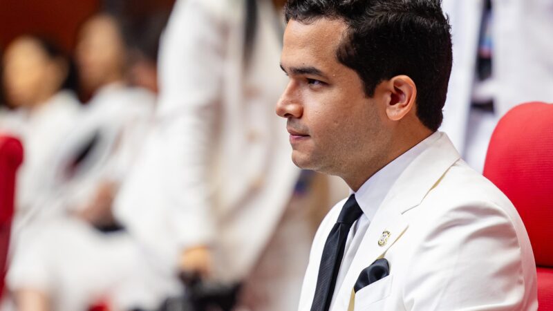 Omar Fernández cuestiona nueva deuda por US$2,750 millones, mientras hay US$3,700 millones de préstamos anteriores sin ejecutar